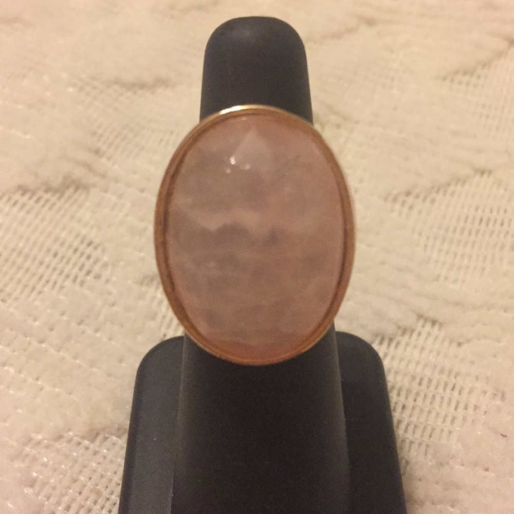 Preowned Adorable pink Stone Gold-tone Ring.